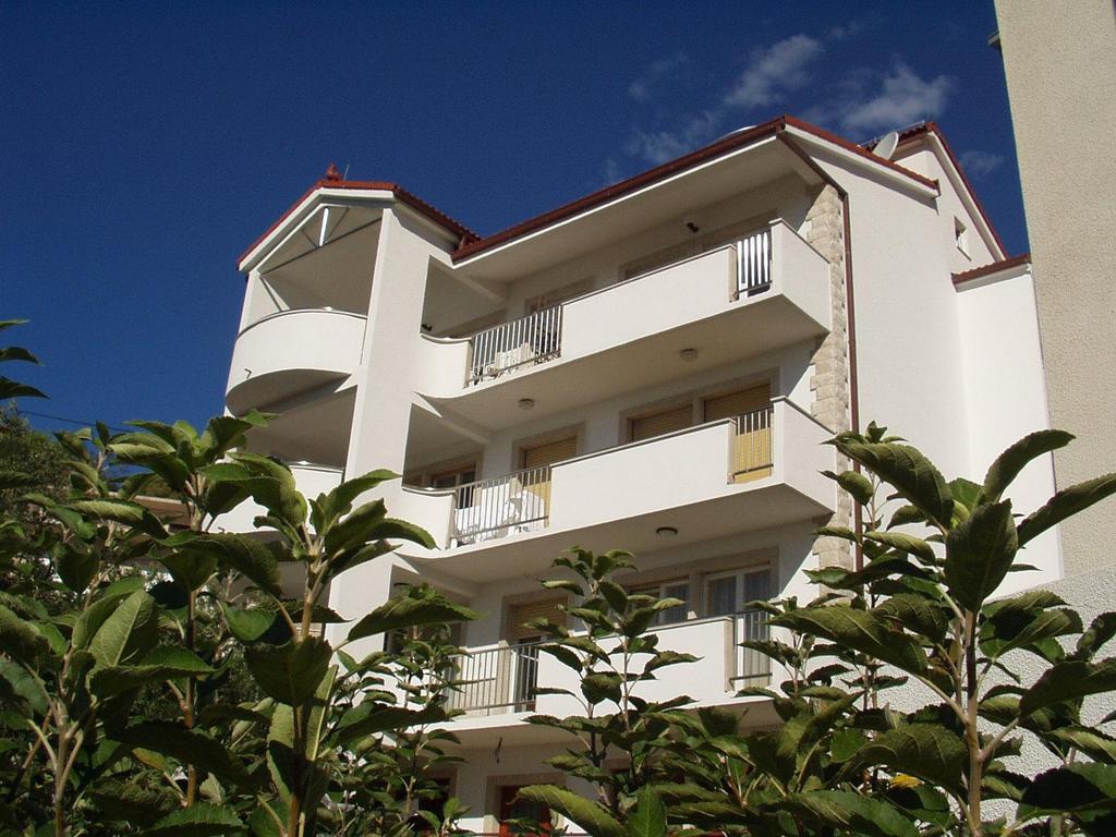 Apartments Ivka 오미스 외부 사진