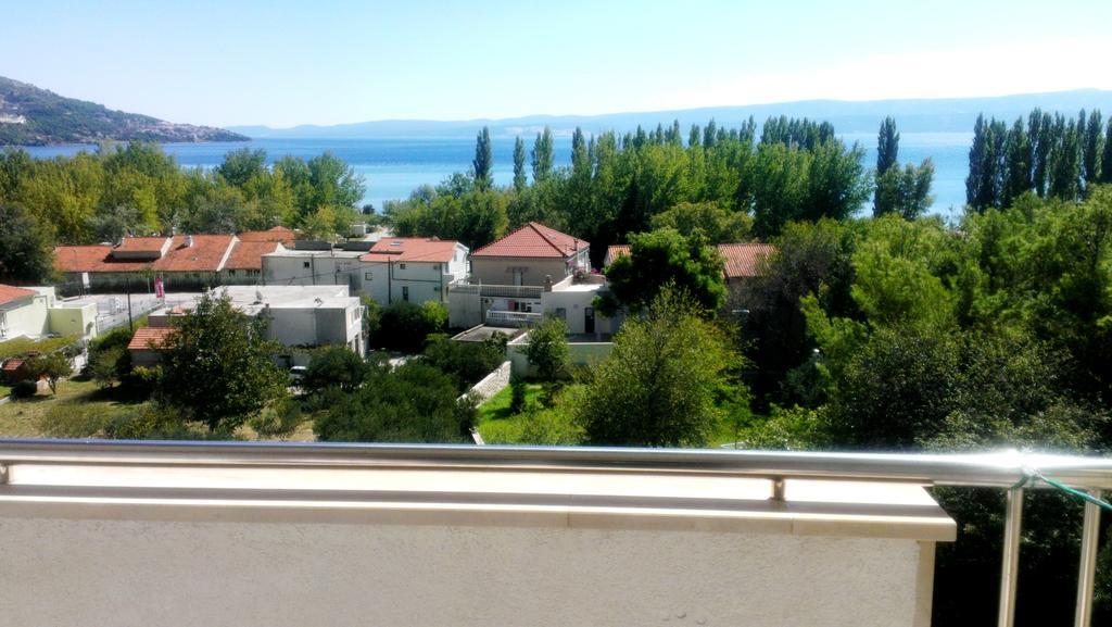 Apartments Ivka 오미스 외부 사진