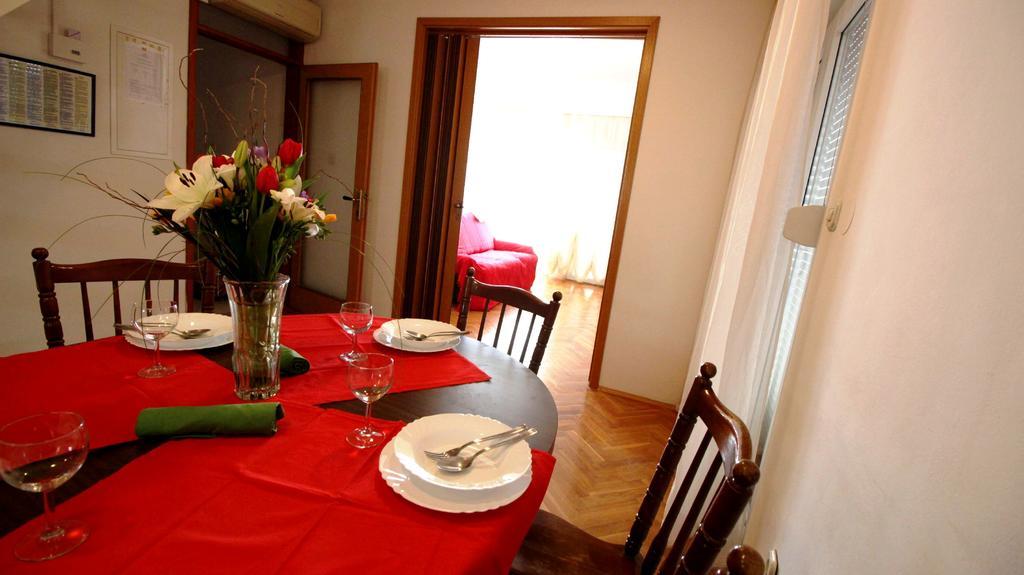 Apartments Ivka 오미스 외부 사진